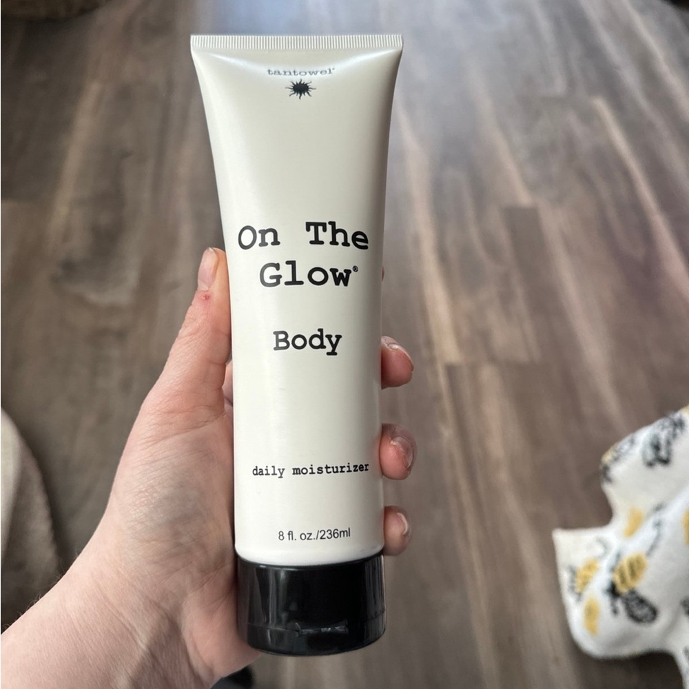 TabTowel On The Glow Moisturizer
